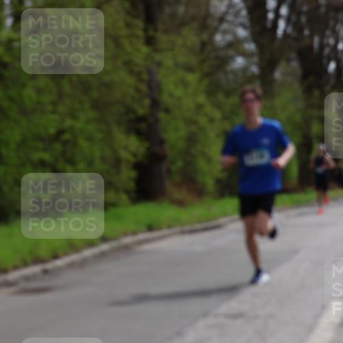 12.04.2026 - 45. Internationalen Wilhelmsburger Insellauf Yannick Fuchs http://msf.ph/oto/9502361 12.04.2026 12:45:04 Laufen  meine-sportfotos.de