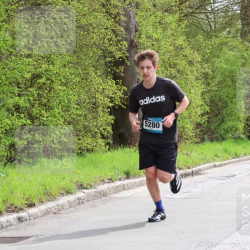 12.04.2026 - 45. Internationalen Wilhelmsburger Insellauf Yannick Fuchs http://msf.ph/oto/9502441 12.04.2026 12:45:27 Laufen 5280, 2734 meine-sportfotos.de