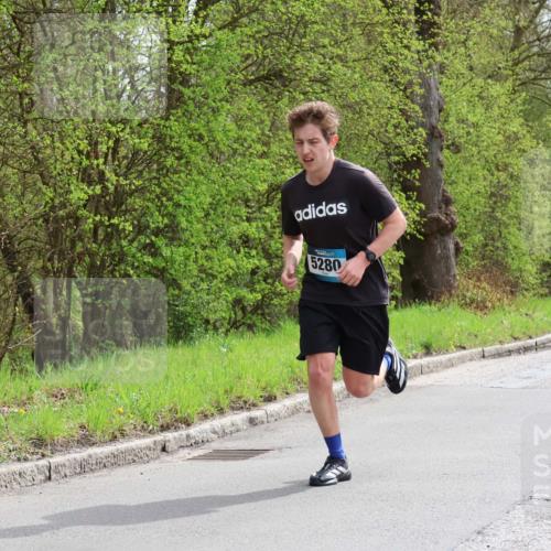 12.04.2026 - 45. Internationalen Wilhelmsburger Insellauf Yannick Fuchs http://msf.ph/oto/9502445 12.04.2026 12:45:28 Laufen 5280, 734 meine-sportfotos.de