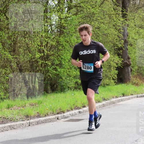 12.04.2026 - 45. Internationalen Wilhelmsburger Insellauf Yannick Fuchs http://msf.ph/oto/9502446 12.04.2026 12:45:28 Laufen 5280, 734 meine-sportfotos.de