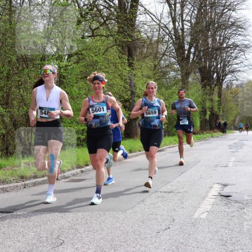 12.04.2026 - 45. Internationalen Wilhelmsburger Insellauf Yannick Fuchs http://msf.ph/oto/9502488 12.04.2026 12:45:36 Laufen 548, 5601, 5659, 4037 meine-sportfotos.de