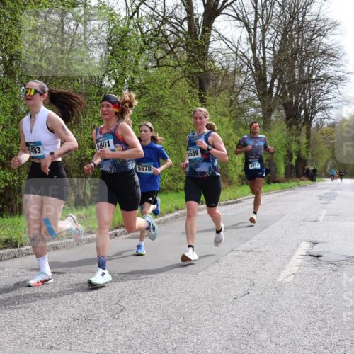 12.04.2026 - 45. Internationalen Wilhelmsburger Insellauf Yannick Fuchs http://msf.ph/oto/9502490 12.04.2026 12:45:37 Laufen 5483, 5601, 5678, 5659, 403 meine-sportfotos.de