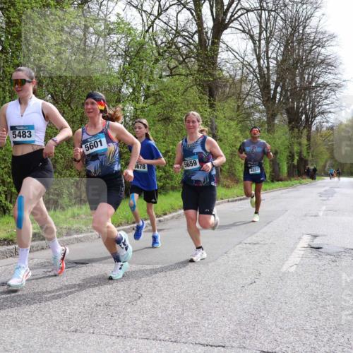 12.04.2026 - 45. Internationalen Wilhelmsburger Insellauf Yannick Fuchs http://msf.ph/oto/9502491 12.04.2026 12:45:37 Laufen 5483, 5601, 5678, 5659, 4037 meine-sportfotos.de
