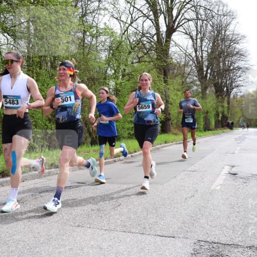 12.04.2026 - 45. Internationalen Wilhelmsburger Insellauf Yannick Fuchs http://msf.ph/oto/9502492 12.04.2026 12:45:37 Laufen 5483, 601, 5659, 4037 meine-sportfotos.de