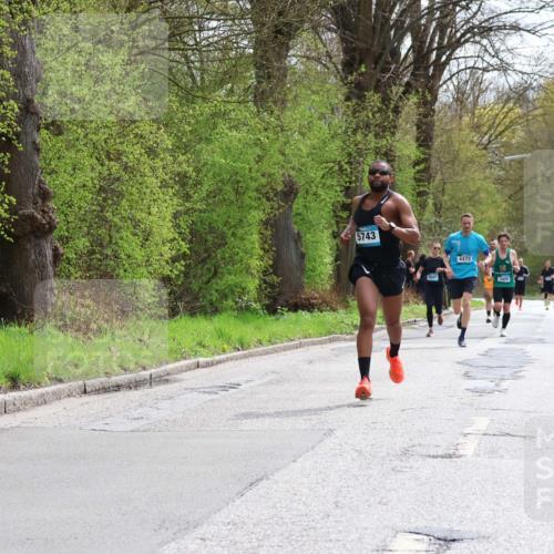 12.04.2026 - 45. Internationalen Wilhelmsburger Insellauf Yannick Fuchs http://msf.ph/oto/9502524 12.04.2026 12:45:50 Laufen 5743, 4041, 4472, 3000 meine-sportfotos.de