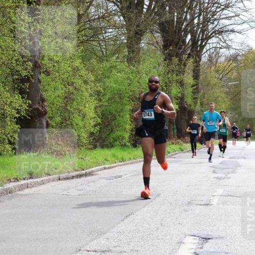 12.04.2026 - 45. Internationalen Wilhelmsburger Insellauf Yannick Fuchs http://msf.ph/oto/9502529 12.04.2026 12:45:51 Laufen 5743, 4041, 4472 meine-sportfotos.de