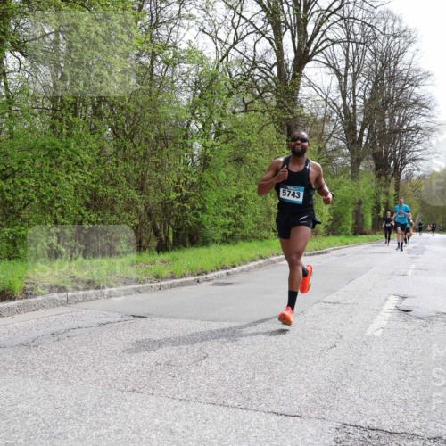 12.04.2026 - 45. Internationalen Wilhelmsburger Insellauf Yannick Fuchs http://msf.ph/oto/9502540 12.04.2026 12:45:52 Laufen 5743 meine-sportfotos.de