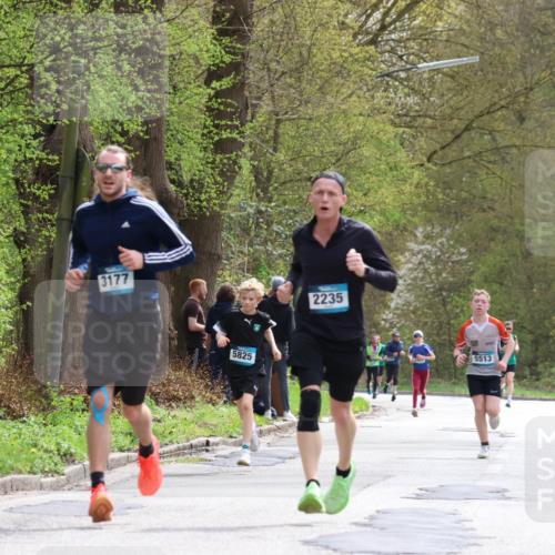 12.04.2026 - 45. Internationalen Wilhelmsburger Insellauf Yannick Fuchs http://msf.ph/oto/9502586 12.04.2026 12:46:03 Laufen 3177, 5825, 2235, 5513, 2820 meine-sportfotos.de
