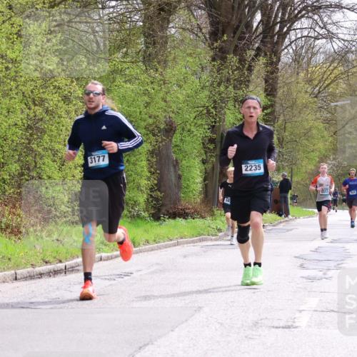 12.04.2026 - 45. Internationalen Wilhelmsburger Insellauf Yannick Fuchs http://msf.ph/oto/9502597 12.04.2026 12:46:06 Laufen 3177, 58, 2235, 5513, 2820 meine-sportfotos.de