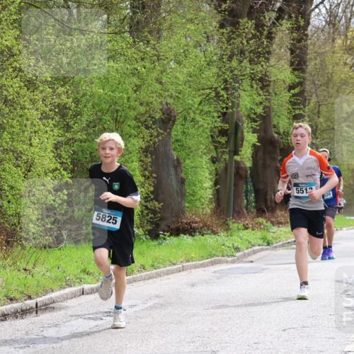 12.04.2026 - 45. Internationalen Wilhelmsburger Insellauf Yannick Fuchs http://msf.ph/oto/9502614 12.04.2026 12:46:10 Laufen 5825, 5512, 820 meine-sportfotos.de