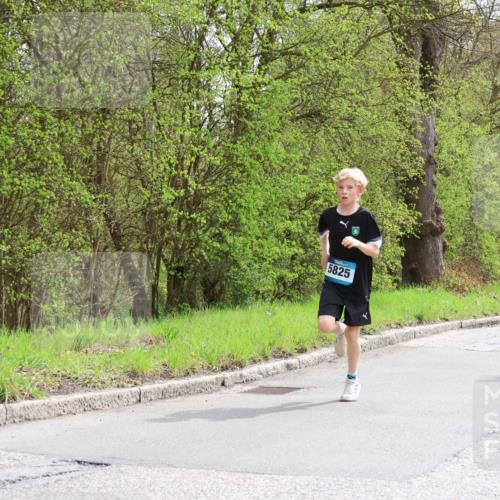 12.04.2026 - 45. Internationalen Wilhelmsburger Insellauf Yannick Fuchs http://msf.ph/oto/9502620 12.04.2026 12:46:12 Laufen 5825, 55 meine-sportfotos.de