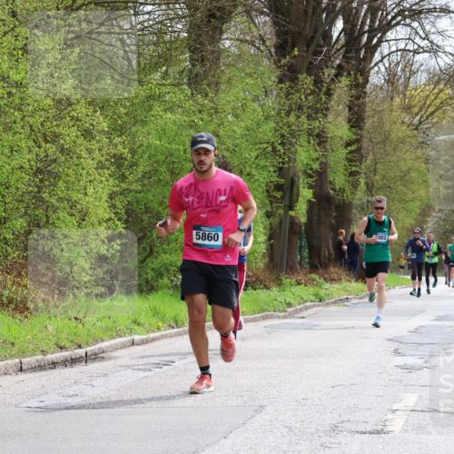 12.04.2026 - 45. Internationalen Wilhelmsburger Insellauf Yannick Fuchs http://msf.ph/oto/9502661 12.04.2026 12:46:23 Laufen 5860, 982 meine-sportfotos.de
