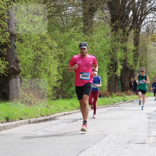 12.04.2026 - 45. Internationalen Wilhelmsburger Insellauf Yannick Fuchs http://msf.ph/oto/9502662 12.04.2026 12:46:23 Laufen 5860, 95, 398 meine-sportfotos.de