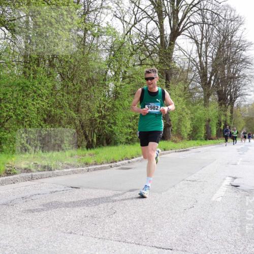 12.04.2026 - 45. Internationalen Wilhelmsburger Insellauf Yannick Fuchs http://msf.ph/oto/9502692 12.04.2026 12:46:29 Laufen 3982 meine-sportfotos.de