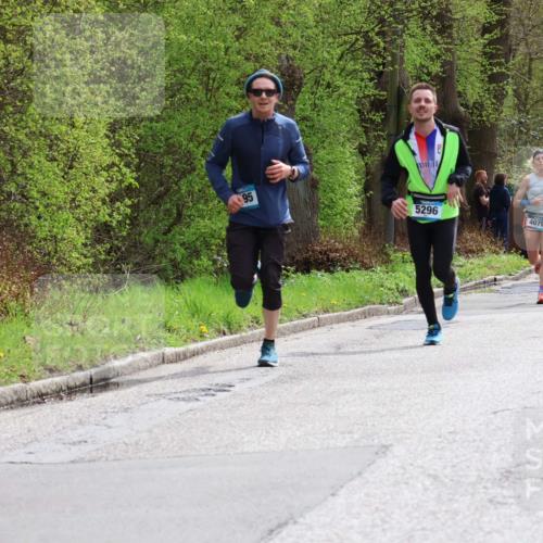 12.04.2026 - 45. Internationalen Wilhelmsburger Insellauf Yannick Fuchs http://msf.ph/oto/9502703 12.04.2026 12:46:32 Laufen 95, 5296, 4079, 4, 5809 meine-sportfotos.de