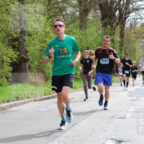 12.04.2026 - 45. Internationalen Wilhelmsburger Insellauf Yannick Fuchs http://msf.ph/oto/9502739 12.04.2026 12:46:42 Laufen 12, 5809, 017 meine-sportfotos.de