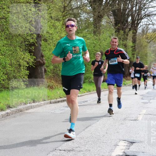 12.04.2026 - 45. Internationalen Wilhelmsburger Insellauf Yannick Fuchs http://msf.ph/oto/9502740 12.04.2026 12:46:42 Laufen 13, 5809 meine-sportfotos.de