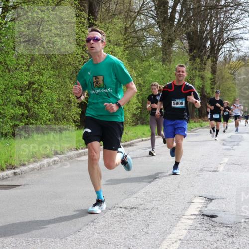 12.04.2026 - 45. Internationalen Wilhelmsburger Insellauf Yannick Fuchs http://msf.ph/oto/9502743 12.04.2026 12:46:42 Laufen 5809, 2017 meine-sportfotos.de