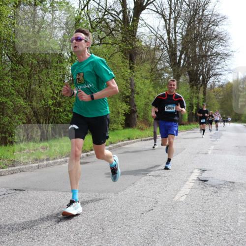12.04.2026 - 45. Internationalen Wilhelmsburger Insellauf Yannick Fuchs http://msf.ph/oto/9502747 12.04.2026 12:46:43 Laufen 5809 meine-sportfotos.de