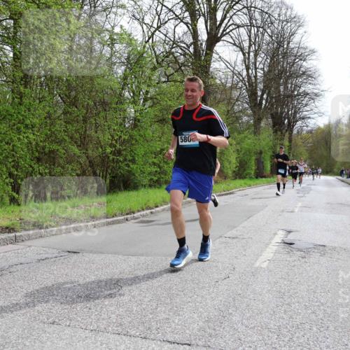 12.04.2026 - 45. Internationalen Wilhelmsburger Insellauf Yannick Fuchs http://msf.ph/oto/9502751 12.04.2026 12:46:44 Laufen 580 meine-sportfotos.de