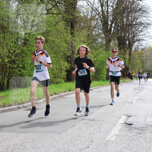 12.04.2026 - 45. Internationalen Wilhelmsburger Insellauf Yannick Fuchs http://msf.ph/oto/9502769 12.04.2026 12:46:49 Laufen 4282, 3925, 3899 meine-sportfotos.de