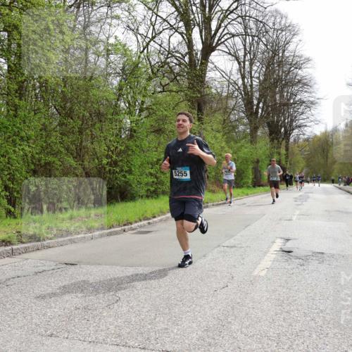 12.04.2026 - 45. Internationalen Wilhelmsburger Insellauf Yannick Fuchs http://msf.ph/oto/9502815 12.04.2026 12:47:02 Laufen 5255 meine-sportfotos.de
