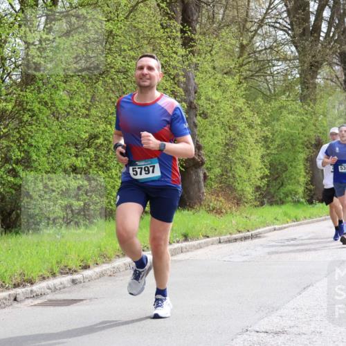 12.04.2026 - 45. Internationalen Wilhelmsburger Insellauf Yannick Fuchs http://msf.ph/oto/9502863 12.04.2026 12:47:14 Laufen 5797, 5361, 4728 meine-sportfotos.de
