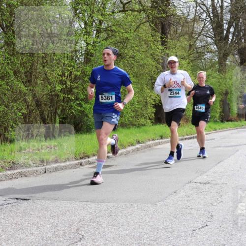 12.04.2026 - 45. Internationalen Wilhelmsburger Insellauf Yannick Fuchs http://msf.ph/oto/9502874 12.04.2026 12:47:16 Laufen 2344, 5361, 4545, 4728 meine-sportfotos.de