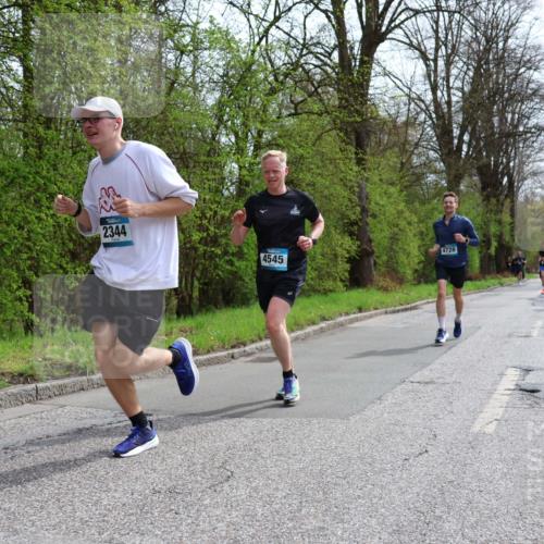 12.04.2026 - 45. Internationalen Wilhelmsburger Insellauf Yannick Fuchs http://msf.ph/oto/9502880 12.04.2026 12:47:18 Laufen 2344, 4728, 4545 meine-sportfotos.de