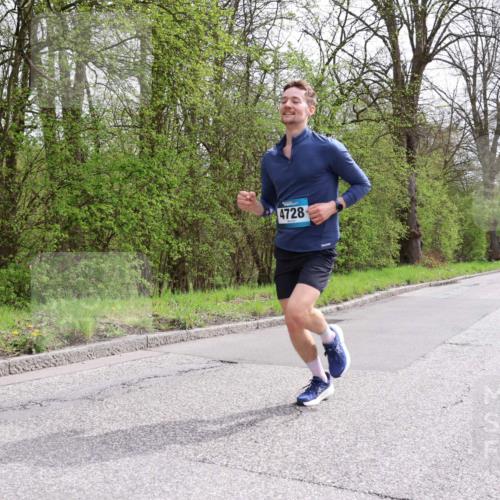 12.04.2026 - 45. Internationalen Wilhelmsburger Insellauf Yannick Fuchs http://msf.ph/oto/9502888 12.04.2026 12:47:19 Laufen 4728 meine-sportfotos.de