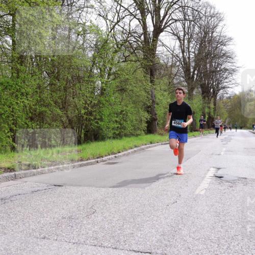 12.04.2026 - 45. Internationalen Wilhelmsburger Insellauf Yannick Fuchs http://msf.ph/oto/9502904 12.04.2026 12:47:22 Laufen 4560 meine-sportfotos.de