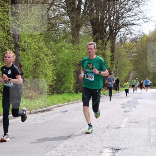 12.04.2026 - 45. Internationalen Wilhelmsburger Insellauf Yannick Fuchs http://msf.ph/oto/9502945 12.04.2026 12:47:38 Laufen 5621, 2896 meine-sportfotos.de