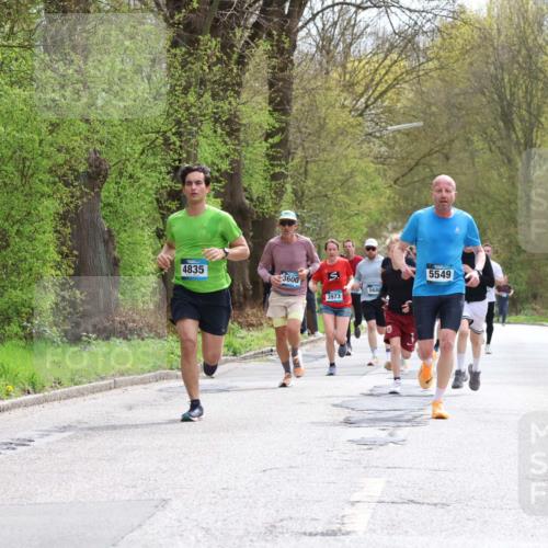 12.04.2026 - 45. Internationalen Wilhelmsburger Insellauf Yannick Fuchs http://msf.ph/oto/9502994 12.04.2026 12:47:49 Laufen 4835, 3600, 5680, 3973, 5549 meine-sportfotos.de