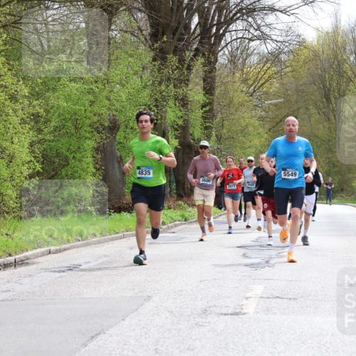 12.04.2026 - 45. Internationalen Wilhelmsburger Insellauf Yannick Fuchs http://msf.ph/oto/9502998 12.04.2026 12:47:49 Laufen 4835, 3600, 5680, 3973, 5549 meine-sportfotos.de