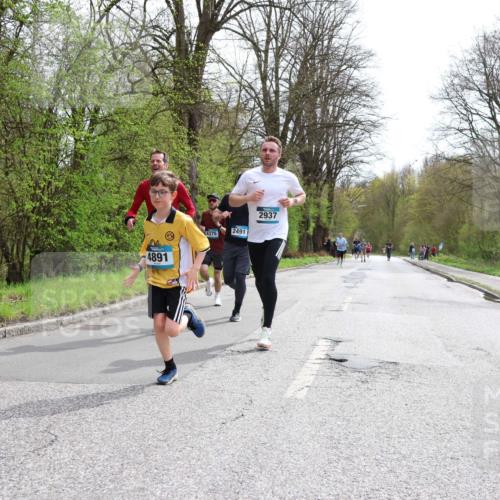 12.04.2026 - 45. Internationalen Wilhelmsburger Insellauf Yannick Fuchs http://msf.ph/oto/9503043 12.04.2026 12:48:00 Laufen 4891, 4375, 2491, 2937 meine-sportfotos.de