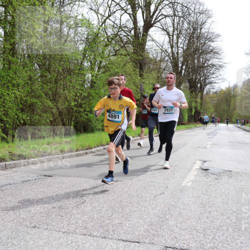 12.04.2026 - 45. Internationalen Wilhelmsburger Insellauf Yannick Fuchs http://msf.ph/oto/9503044 12.04.2026 12:48:00 Laufen 4891, 1375, 2491, 2937 meine-sportfotos.de