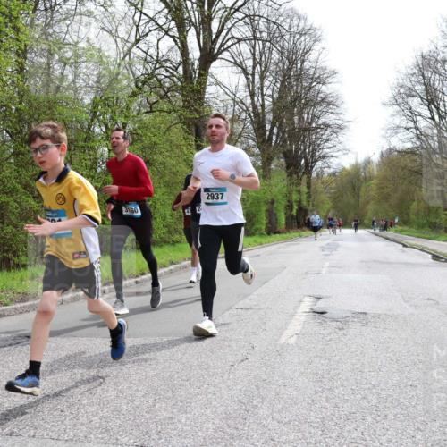 12.04.2026 - 45. Internationalen Wilhelmsburger Insellauf Yannick Fuchs http://msf.ph/oto/9503046 12.04.2026 12:48:00 Laufen 3160, 4, 2, 2937 meine-sportfotos.de