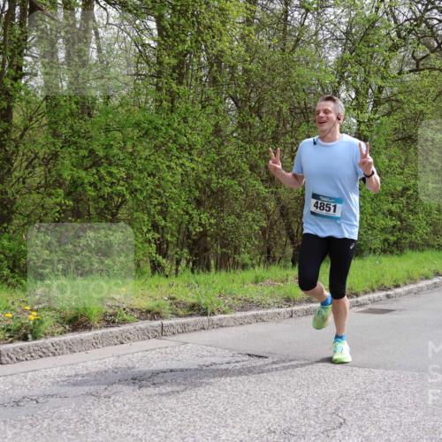 12.04.2026 - 45. Internationalen Wilhelmsburger Insellauf Yannick Fuchs http://msf.ph/oto/9503059 12.04.2026 12:48:09 Laufen 4851 meine-sportfotos.de