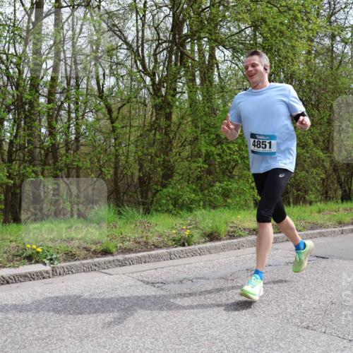 12.04.2026 - 45. Internationalen Wilhelmsburger Insellauf Yannick Fuchs http://msf.ph/oto/9503062 12.04.2026 12:48:09 Laufen 4851 meine-sportfotos.de