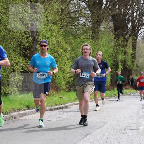 12.04.2026 - 45. Internationalen Wilhelmsburger Insellauf Yannick Fuchs http://msf.ph/oto/9503072 12.04.2026 12:48:12 Laufen 262, 5801, 5736, 985, 3921, 4879 meine-sportfotos.de