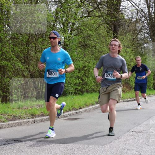 12.04.2026 - 45. Internationalen Wilhelmsburger Insellauf Yannick Fuchs http://msf.ph/oto/9503081 12.04.2026 12:48:13 Laufen 5801, 5736, 3985 meine-sportfotos.de