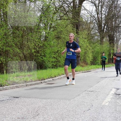 12.04.2026 - 45. Internationalen Wilhelmsburger Insellauf Yannick Fuchs http://msf.ph/oto/9503085 12.04.2026 12:48:15 Laufen 3985, 4879 meine-sportfotos.de