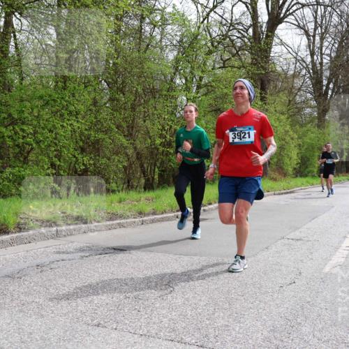 12.04.2026 - 45. Internationalen Wilhelmsburger Insellauf Yannick Fuchs http://msf.ph/oto/9503104 12.04.2026 12:48:19 Laufen 3921 meine-sportfotos.de