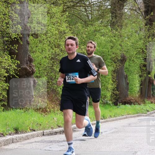 12.04.2026 - 45. Internationalen Wilhelmsburger Insellauf Yannick Fuchs http://msf.ph/oto/9503108 12.04.2026 12:48:20 Laufen 352, 5696 meine-sportfotos.de