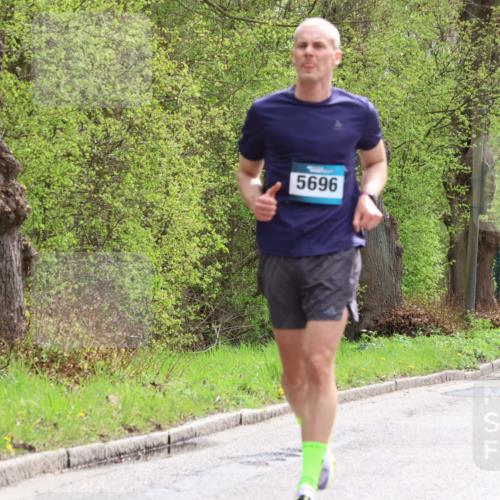 12.04.2026 - 45. Internationalen Wilhelmsburger Insellauf Yannick Fuchs http://msf.ph/oto/9503123 12.04.2026 12:48:23 Laufen 5696, 5227 meine-sportfotos.de