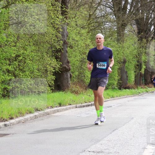 12.04.2026 - 45. Internationalen Wilhelmsburger Insellauf Yannick Fuchs http://msf.ph/oto/9503126 12.04.2026 12:48:23 Laufen 5696 meine-sportfotos.de