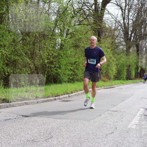 12.04.2026 - 45. Internationalen Wilhelmsburger Insellauf Yannick Fuchs http://msf.ph/oto/9503132 12.04.2026 12:48:24 Laufen 5696 meine-sportfotos.de