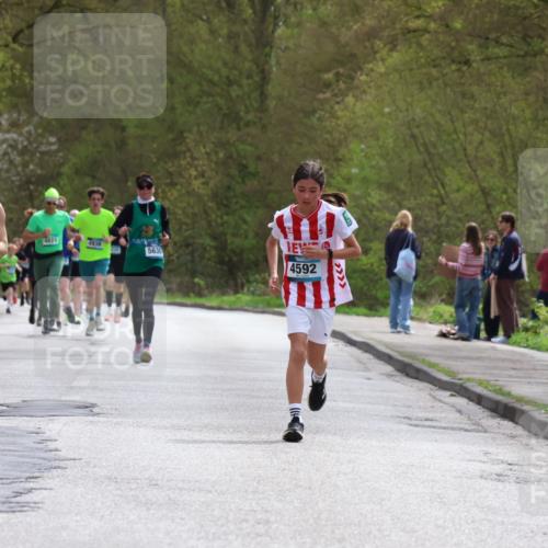 12.04.2026 - 45. Internationalen Wilhelmsburger Insellauf Yannick Fuchs http://msf.ph/oto/9503143 12.04.2026 12:48:27 Laufen 4658, 4823, 5143, 4938, 5630, 4592, 41 meine-sportfotos.de