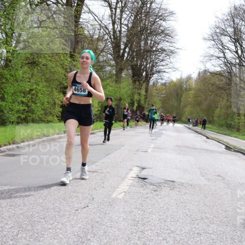 12.04.2026 - 45. Internationalen Wilhelmsburger Insellauf Yannick Fuchs http://msf.ph/oto/9503158 12.04.2026 12:48:35 Laufen 4658, 4592 meine-sportfotos.de