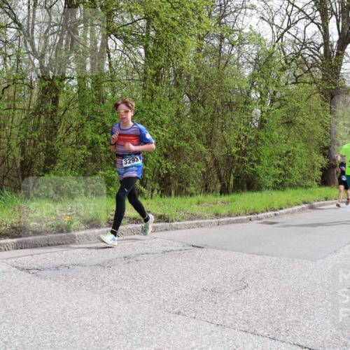 12.04.2026 - 45. Internationalen Wilhelmsburger Insellauf Yannick Fuchs http://msf.ph/oto/9503198 12.04.2026 12:48:43 Laufen 3293, 4938, 3213 meine-sportfotos.de